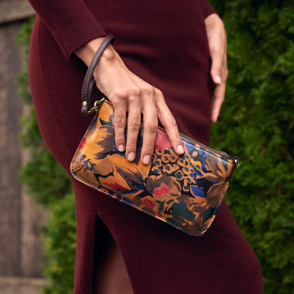 NWT Patricia Nash Laurina Leather Crossbody with Wristlet Strap in Fall Floral - Picture 2 of 8